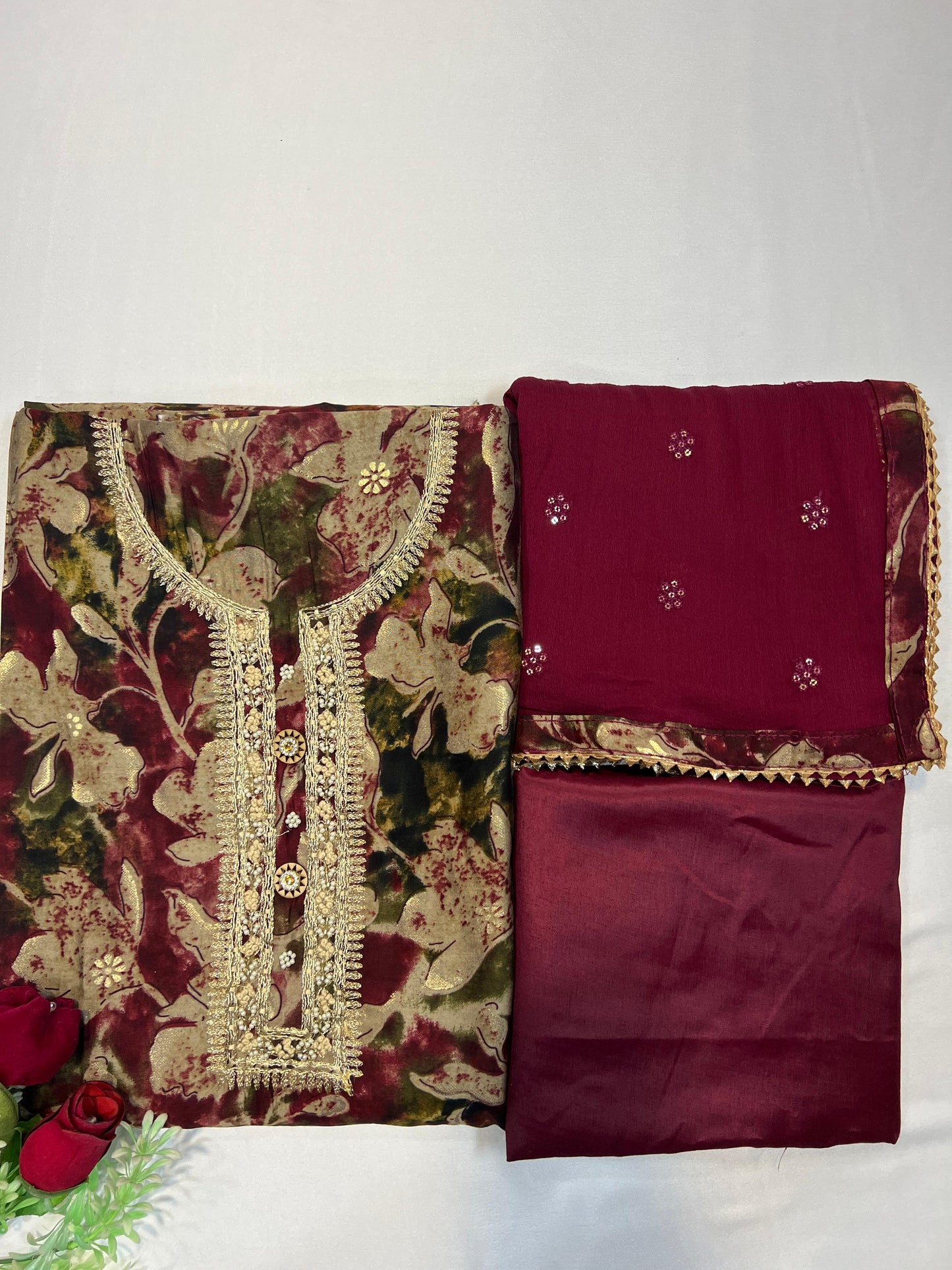 Naintara Un-Stitched Dress Material