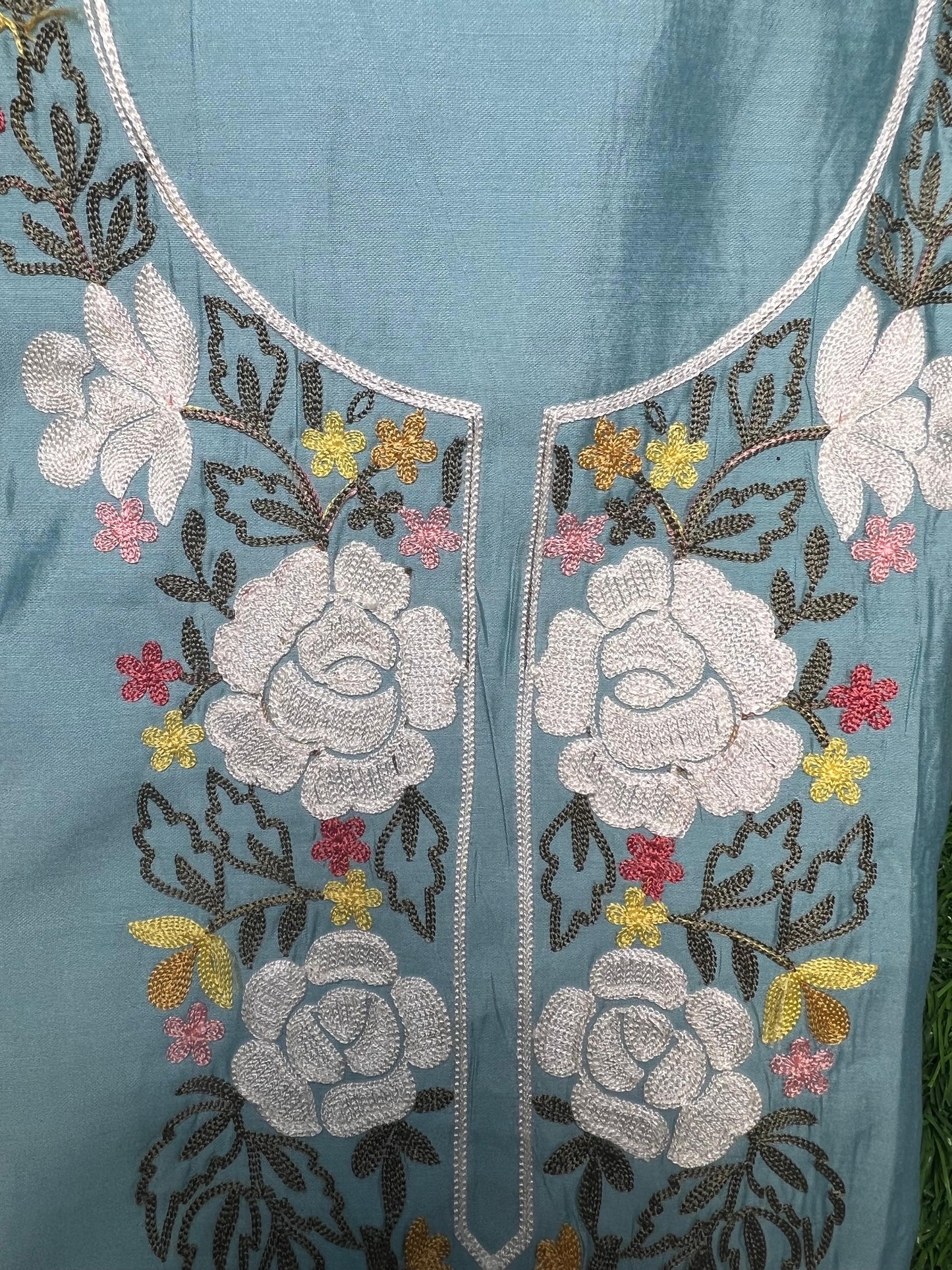 Shaheen Un-Stitched Dress Material
