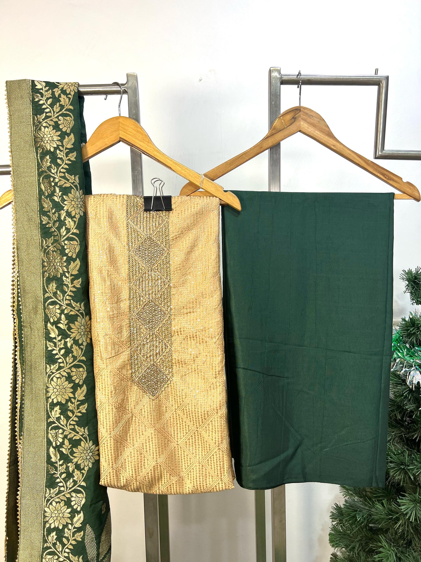 Ekta Unstitched Dress Material