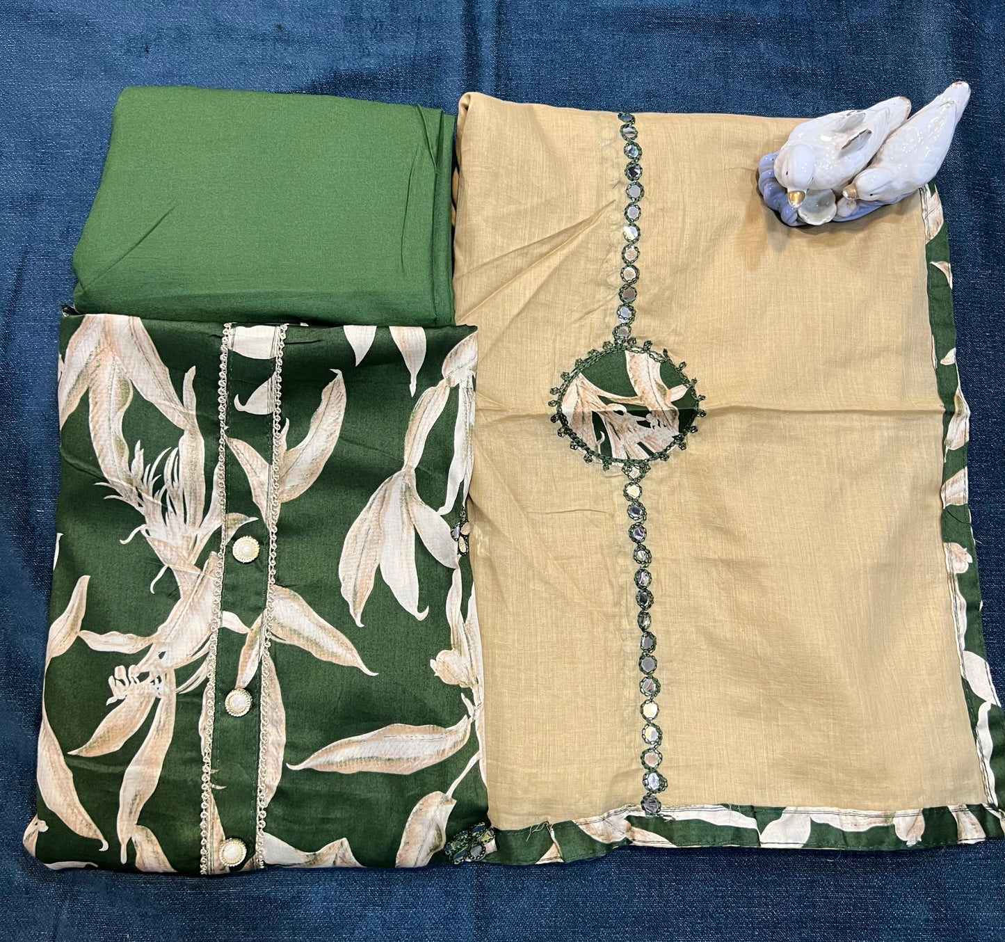 Fulwa Un-Stitched Dress Material