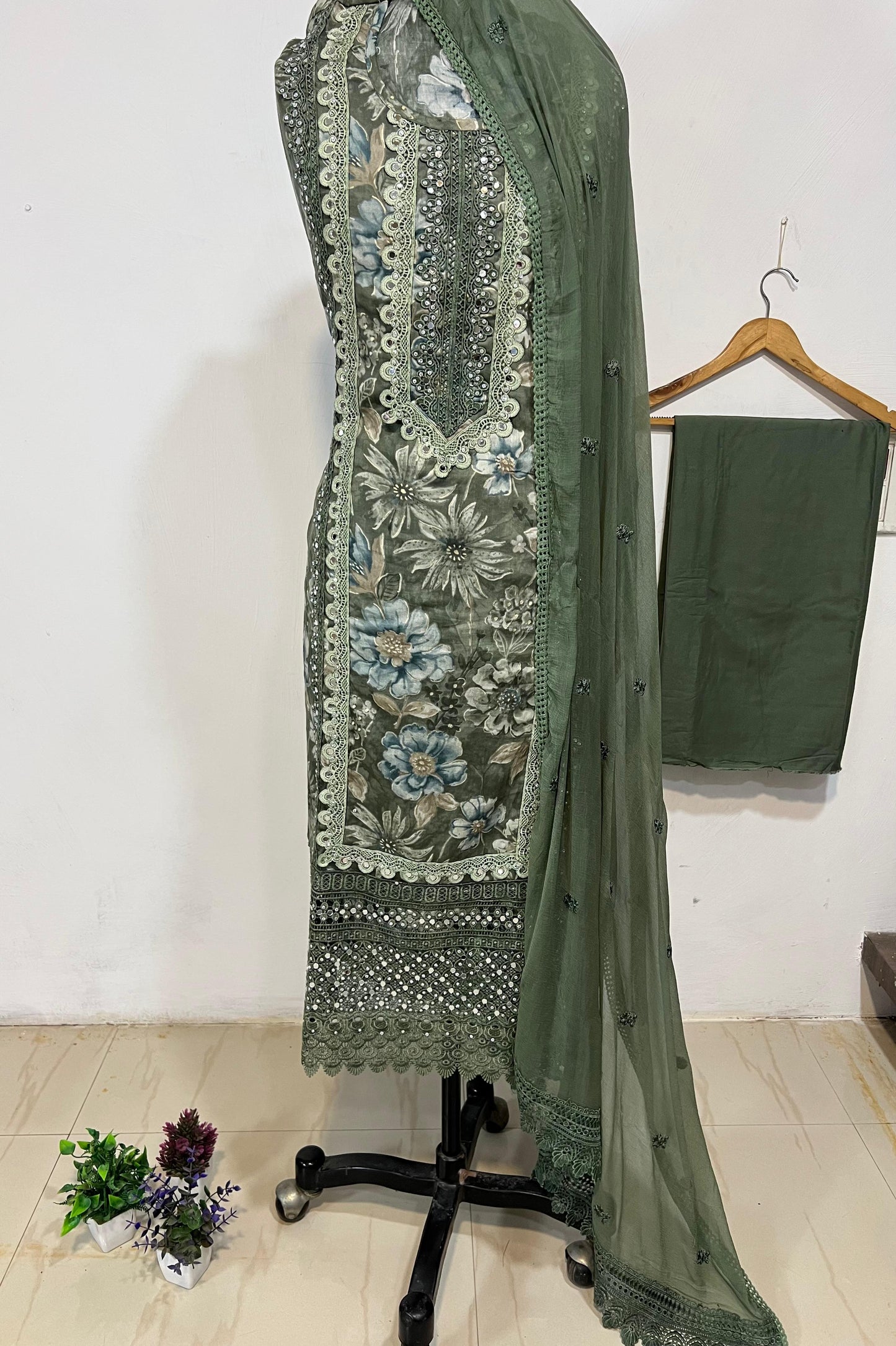 Tara Un-Stitched Dress Material